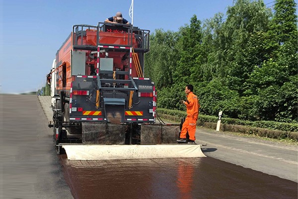 BeiJiaotou slurry seal truck project