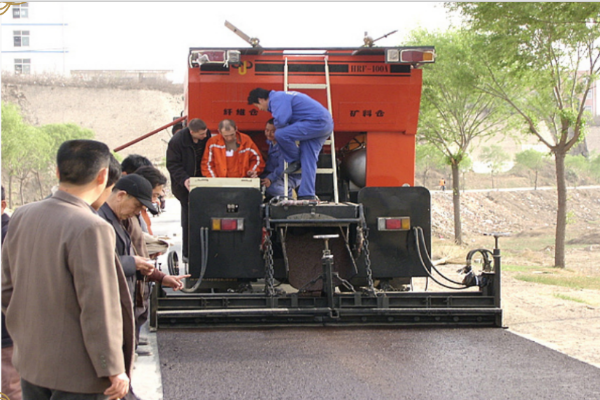 Russian semi-trailer emulsified asphalt slurry seal truck project